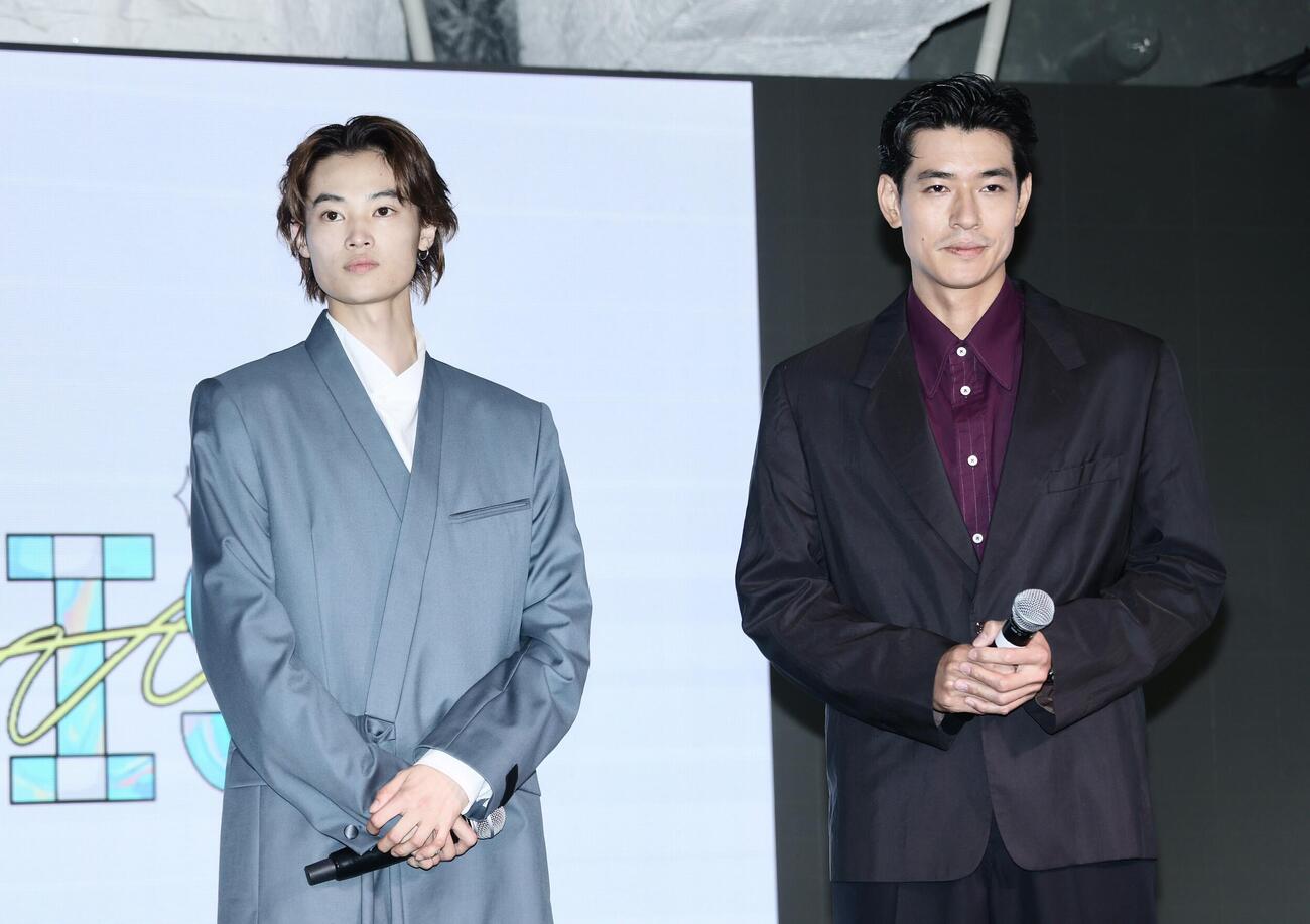 テンカラット・ミュージックレイン共同開催新人発掘・育成プロジェクト「OPALIS」発表記者会見に臨む窪塚愛流（左）と中島歩（撮影・河田真司）