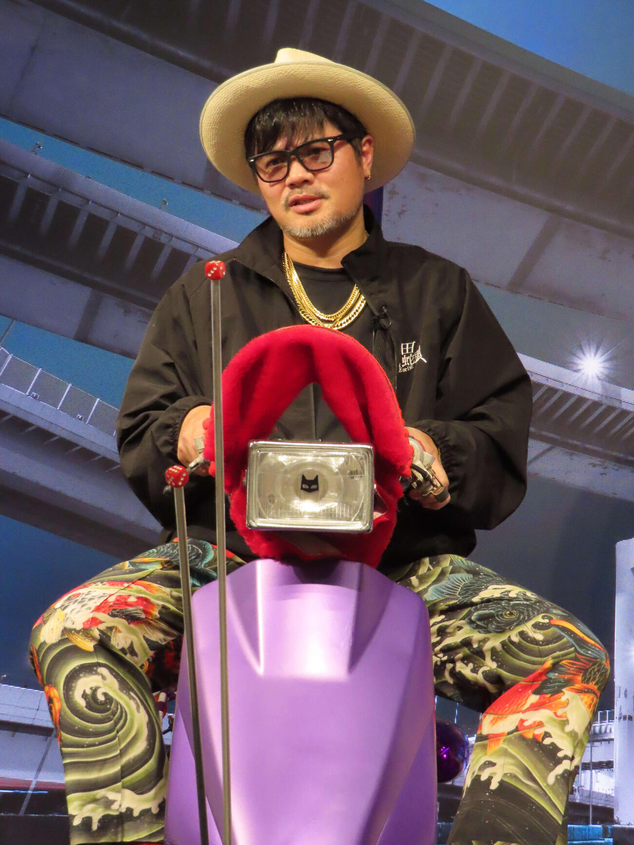 「大ヤンキー展」トークセッションを行ったバッドボーイズ佐田正樹