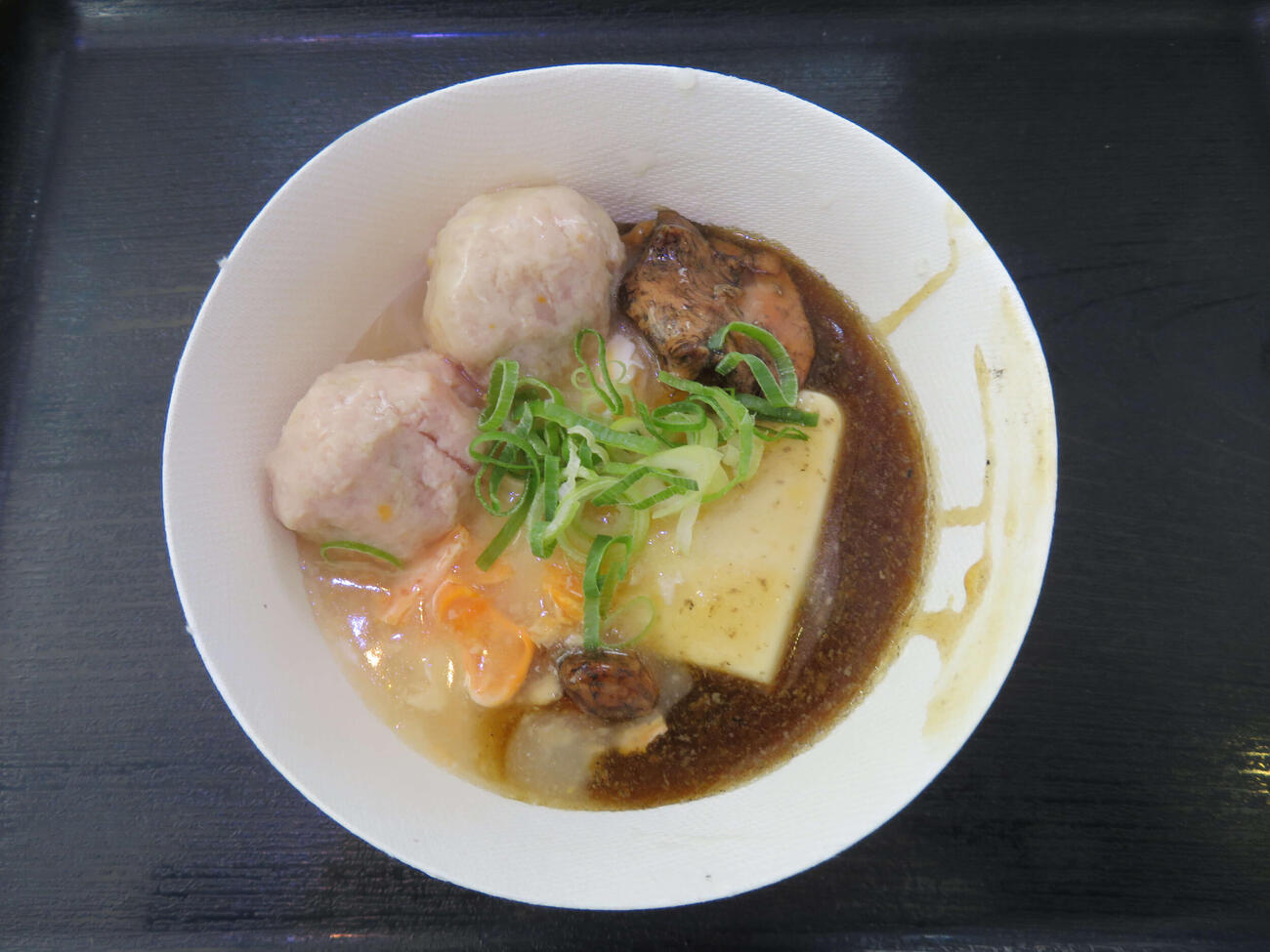 「CRAFT SAKE WEEK with OMAKASE byGMO at ROPPONGI HILLS」で提供された、厨　七代目　松五郎の「鶏肉豆腐2色仕立て」（撮影・村上幸将）