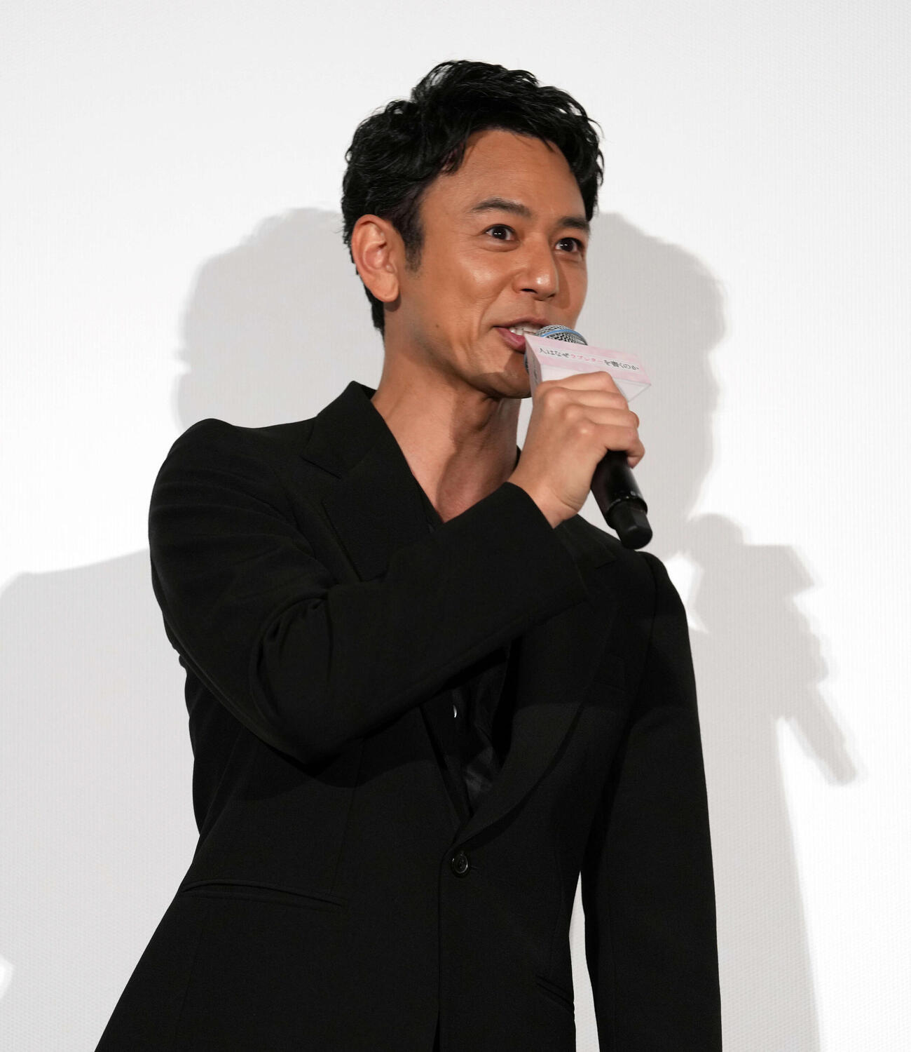 映画「人はなぜラブレターを書くのか」初日舞台あいさつに登壇する妻夫木聡（撮影・小島史椰）