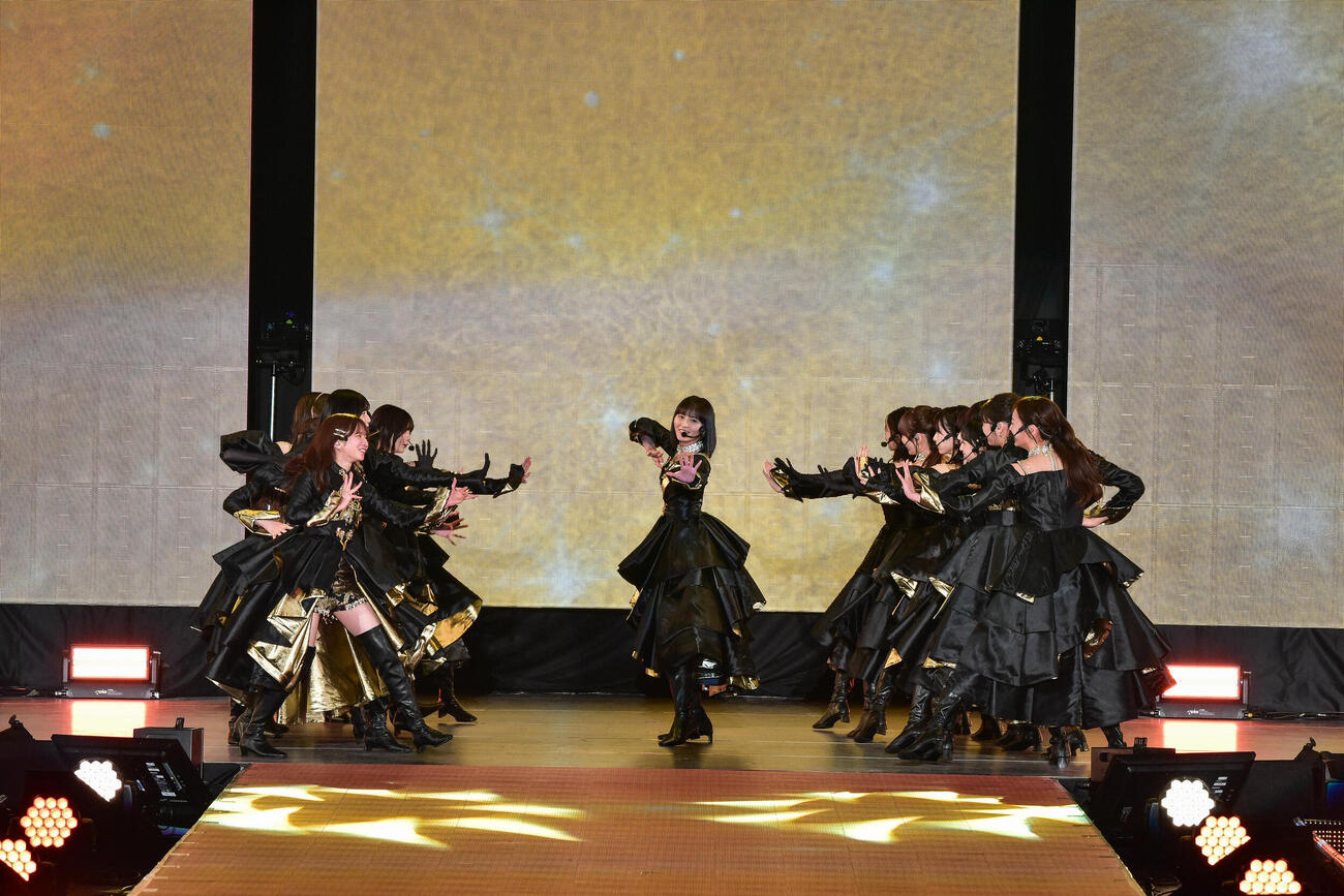 ライブを行うアーティストのトップバッターとして登場した乃木坂46（C）Rakuten GirlsAward 2026 SPRING／SUMMER