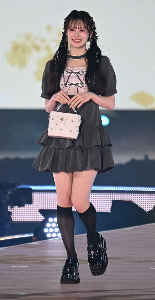 ファッション＆音楽イベント　Rakuten GirlsAward 2026SPRING／SUMMERでランウェイに登場したAKB48の伊藤百花（撮影・千葉一成）