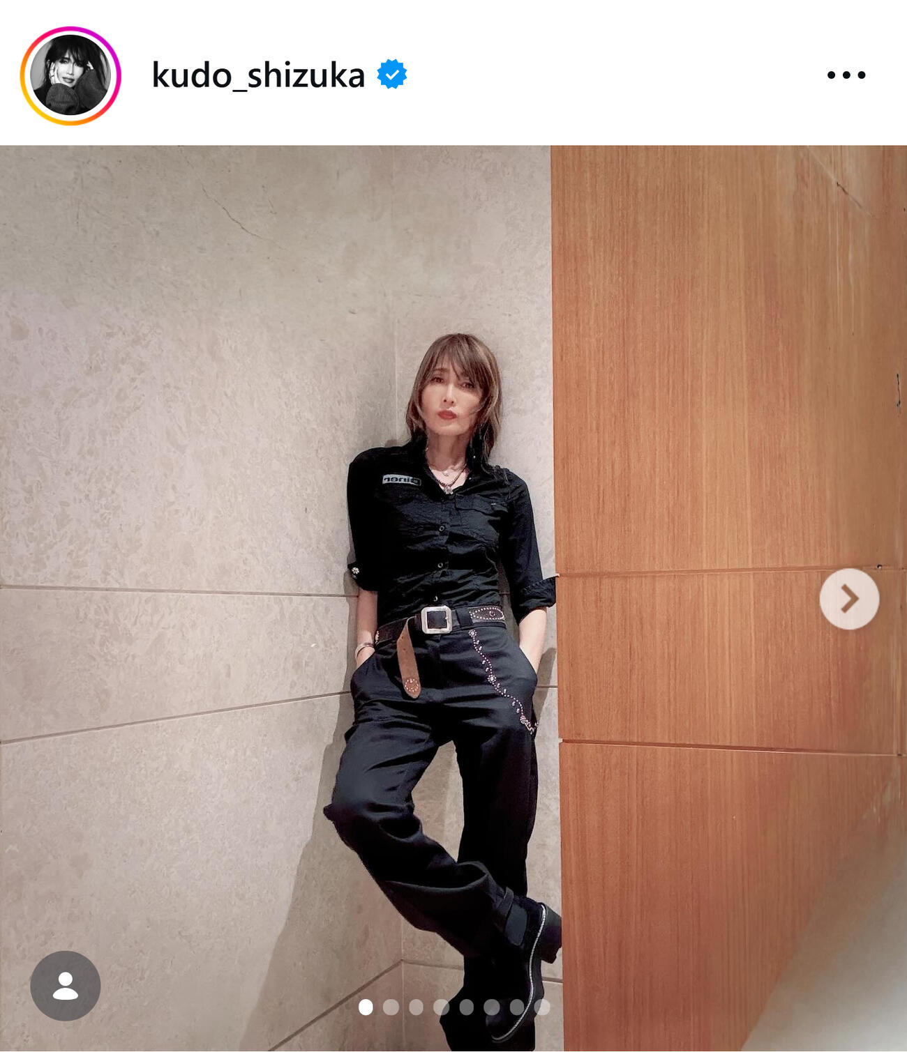 黒コーデの工藤静香（工藤静香のインスタグラム）