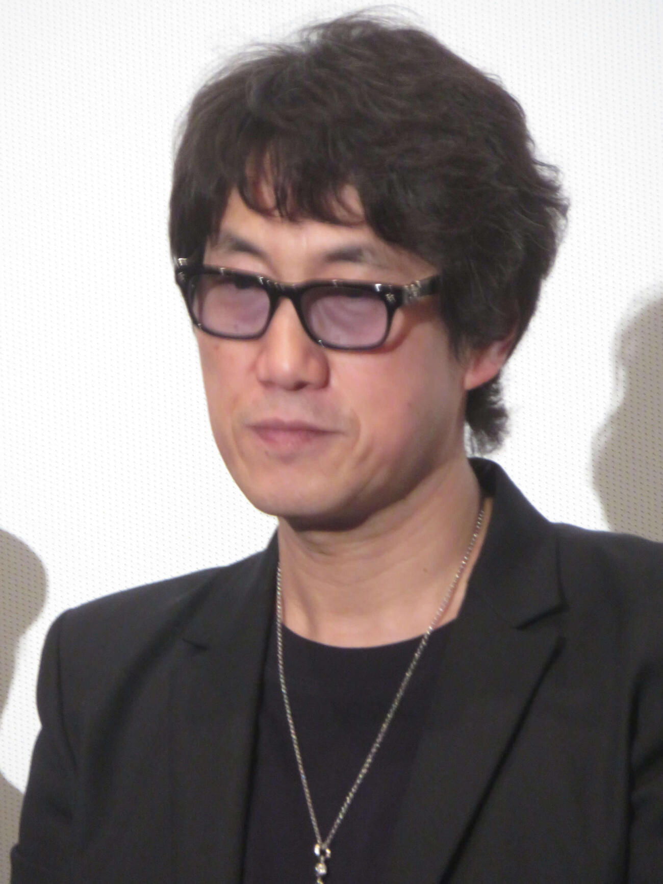 映画「宮古島物語ふたたヴィラ　かんかかりゃの願い」初日舞台あいさつに出席した上西雄大（撮影・川田和博）