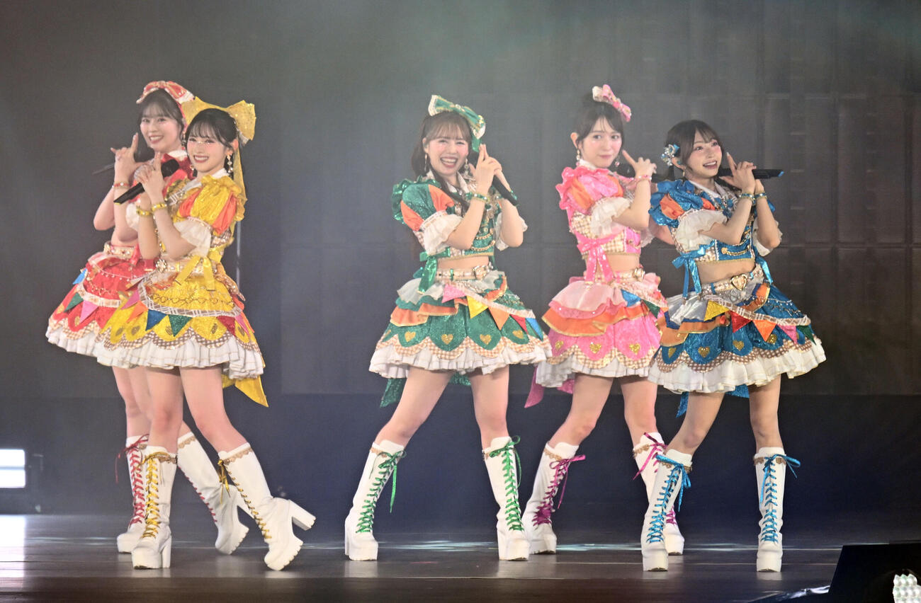 ファッション＆音楽イベント　Rakuten GirlsAward 2026SPRING／SUMMERでパフォーマンスを披露する超ときめきハート宣伝部（撮影・千葉一成）
