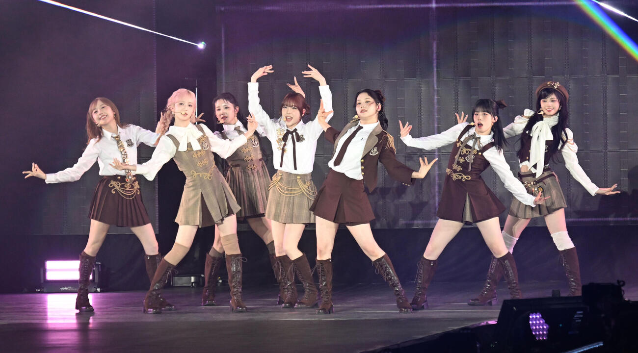 ファッション＆音楽イベント　Rakuten GirlsAward 2026SPRING／SUMMERでライブパフォーマンスを披露するME:I（撮影・千葉一成）