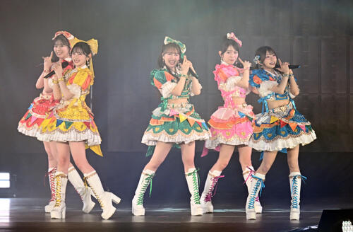 ファッション＆音楽イベント　Rakuten GirlsAward 2026SPRING／SUMMERでパフォーマンスを披露する超ときめきハート宣伝部（撮影・千葉一成）
