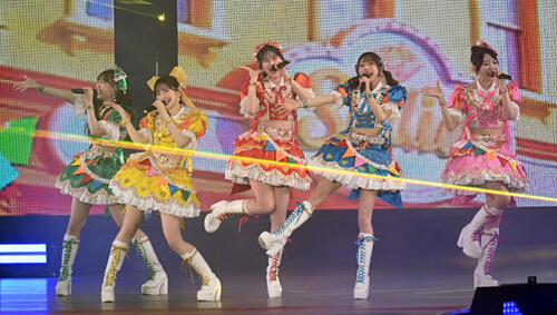 ファッション＆音楽イベント　Rakuten GirlsAward 2026SPRING／SUMMERでパフォーマンスを披露する超ときめきハート宣伝部（撮影・千葉一成）