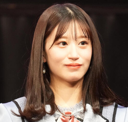 元NMB上西怜「素晴らしい谷間」銭湯ビキニ水着＆バストあらわコスチューム「たまりません」