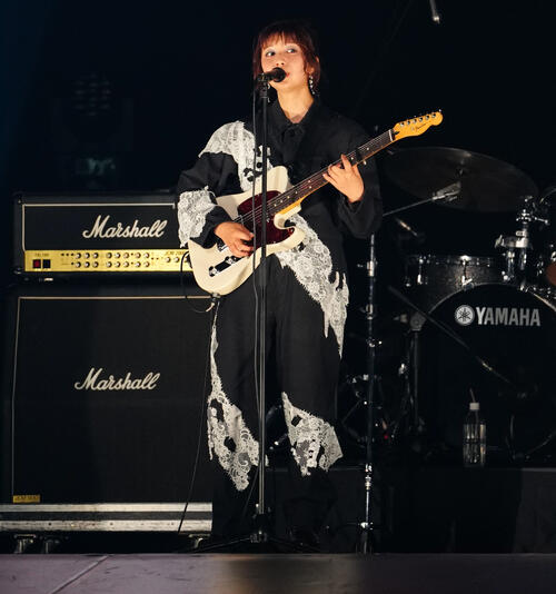 上白石萌歌「あこがれのお姉さん雑誌」JJ50周年イベントでadieuとして歌唱