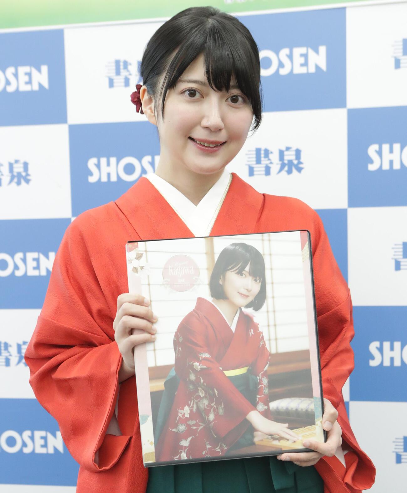 ファースト・トレカ発売記念イベントに登場する香川愛生女流四段