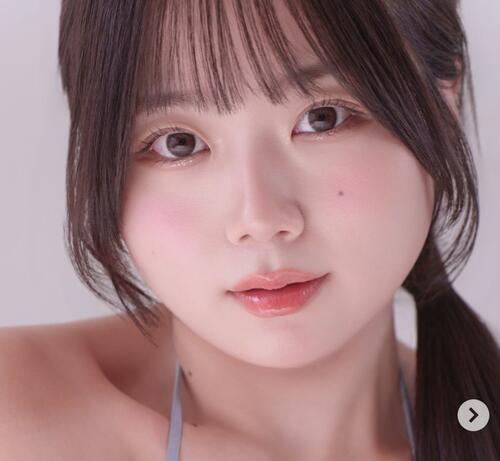 Iカップ新人グラドル「撮影日の朝の気温はマイナス」ビキニショット公開に「最高すぎるボディ」