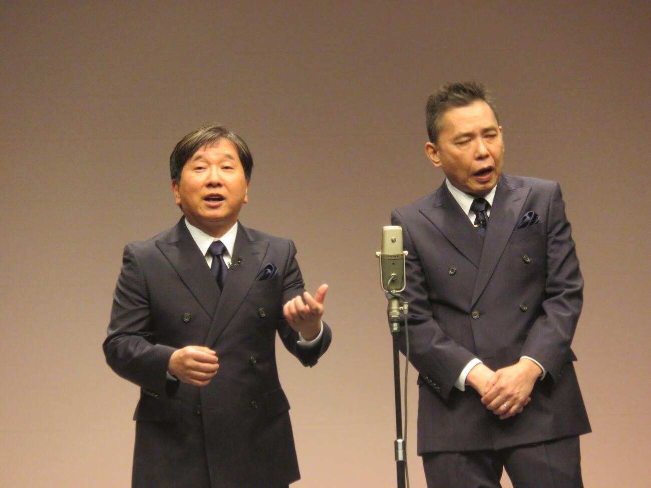 爆笑問題の田中裕二（左）と太田光（2026年4月撮影）