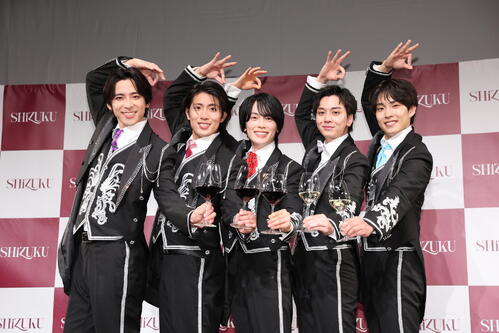 ワインがテーマの新歌謡グループ「大谷選手のように歌との前例ない二刀流」「紅白」大志抱く