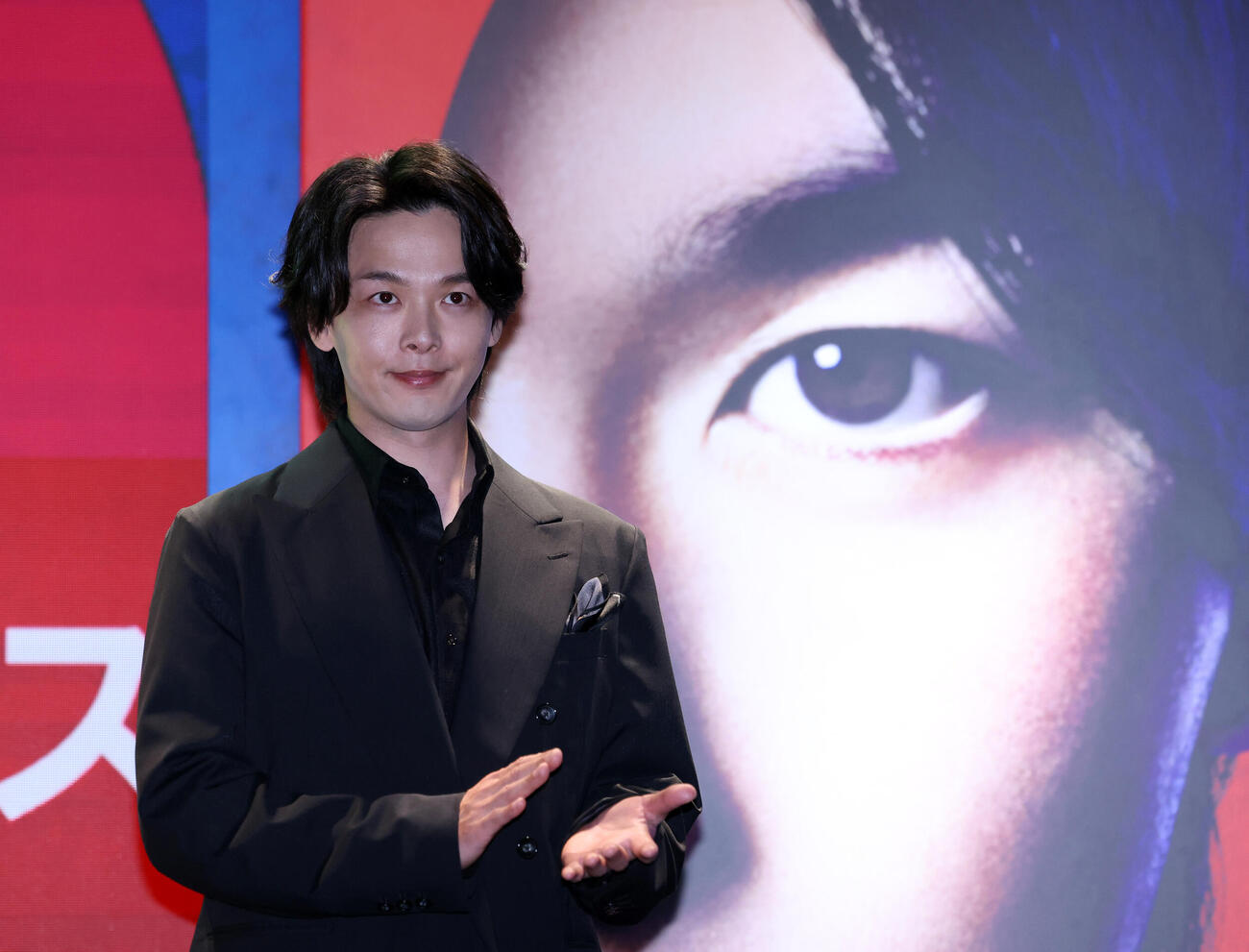 映画「君のクイズ」完成披露試写会に登壇した中村倫也（撮影・浅見桂子）