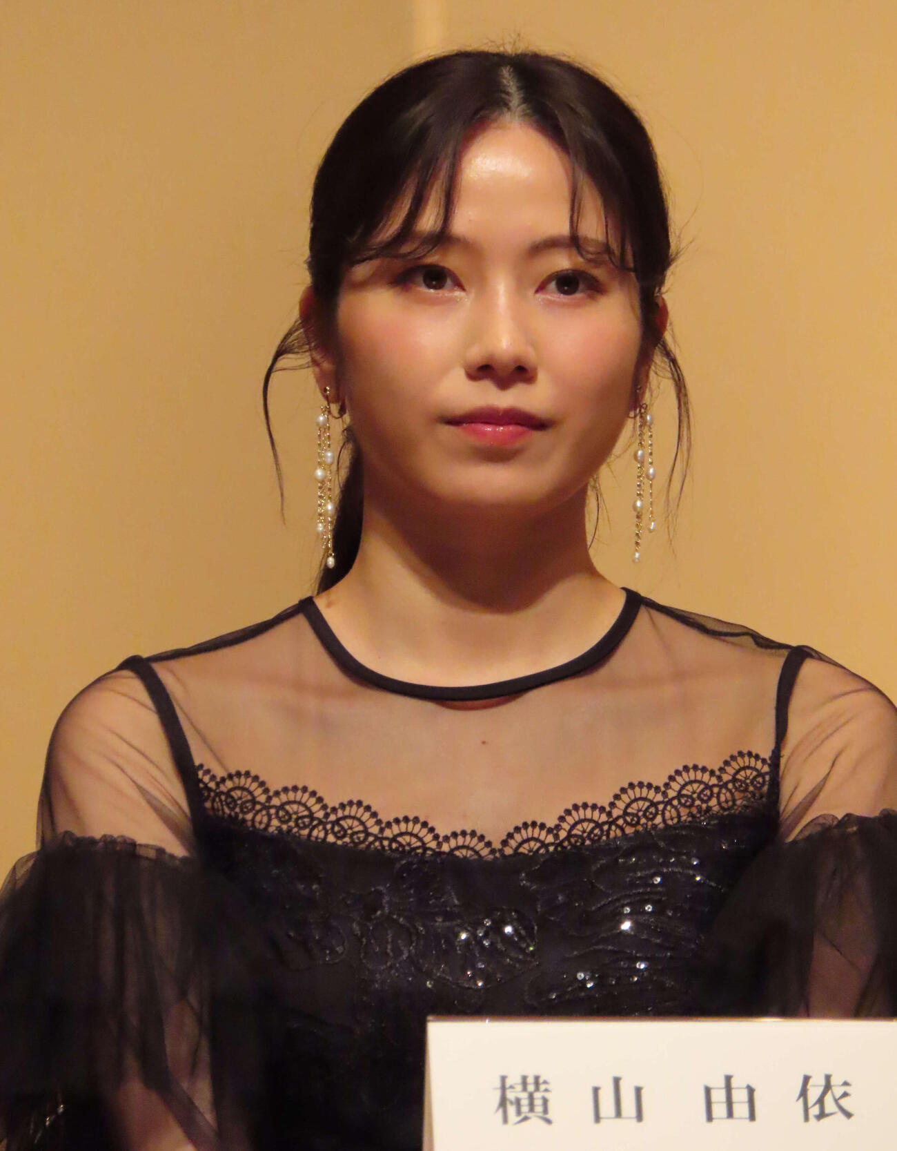 前進座公演「お久文七恋元結」の制作発表会見に出席した横山由依＝2026年4月21日