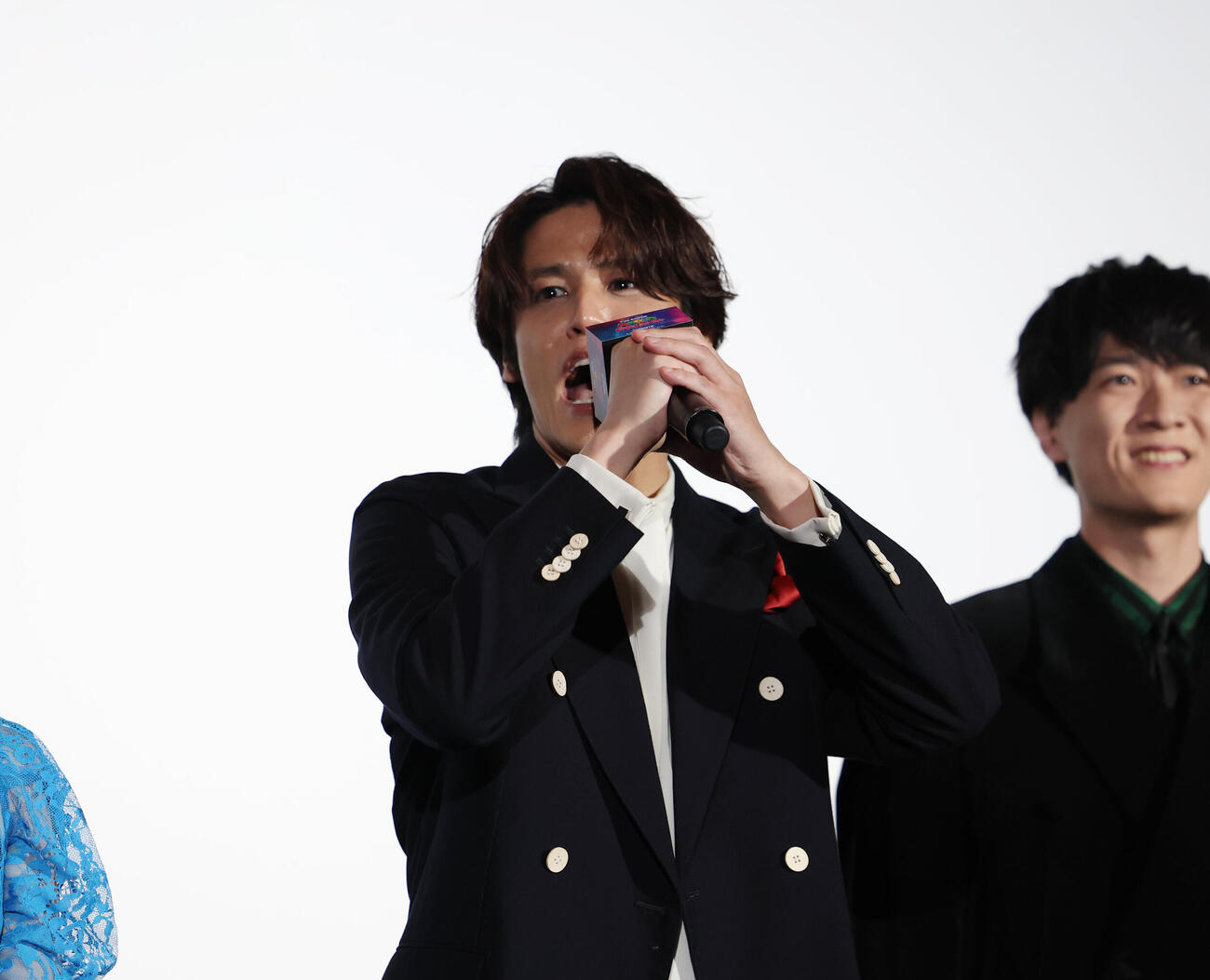 ジャパンプレミア試写に登壇しあいさつをする宮野真守　（撮影・増田悦実）