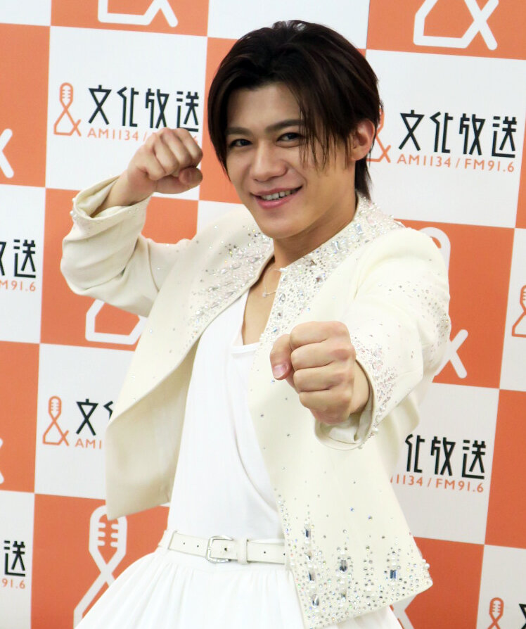 文化放送定例会見にゲスト登壇した新浜レオン