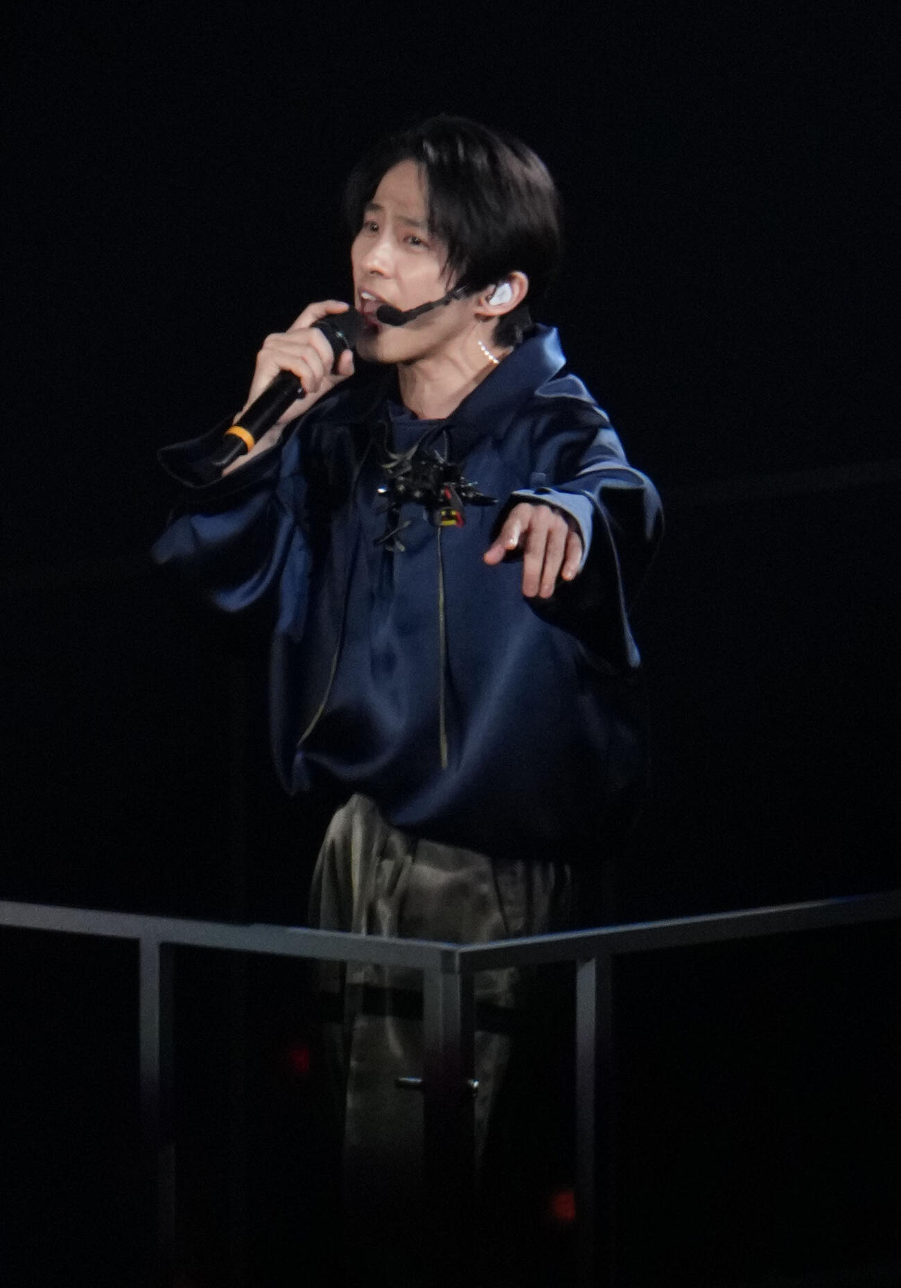 toHEROes～TOBE 3rd Super Live～　華麗なパフォーマンスでファンを魅了する三宅健（撮影・森本幸一）＝2026年4月20日バンテリンドームナゴヤ
