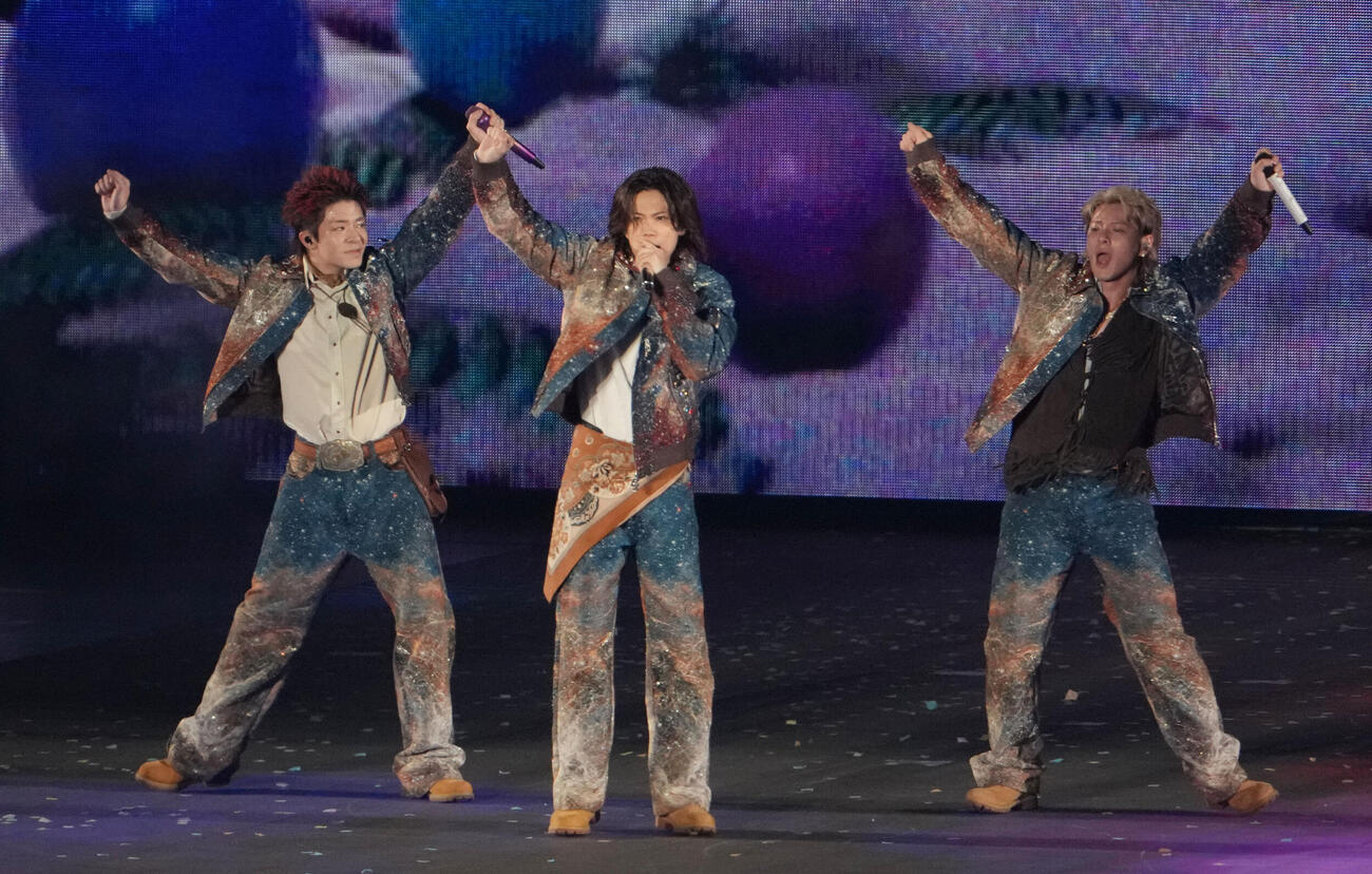 toHEROes～TOBE 3rd Super Live～　華麗なパフォーマンスでファンを魅了するNumber＿i左から岸優太、神宮寺勇太、平野紫躍（撮影・森本幸一）＝2026年4月20日バンテリンドームナゴヤ