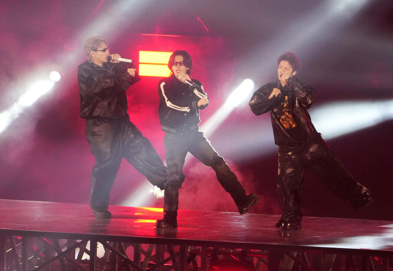 toHEROes～TOBE 3rd Super Live～　華麗なパフォーマンスでファンを魅了するNumber＿i左から平野紫躍、神宮寺勇太、岸優太（撮影・森本幸一）＝2026年4月20日バンテリンドームナゴヤ