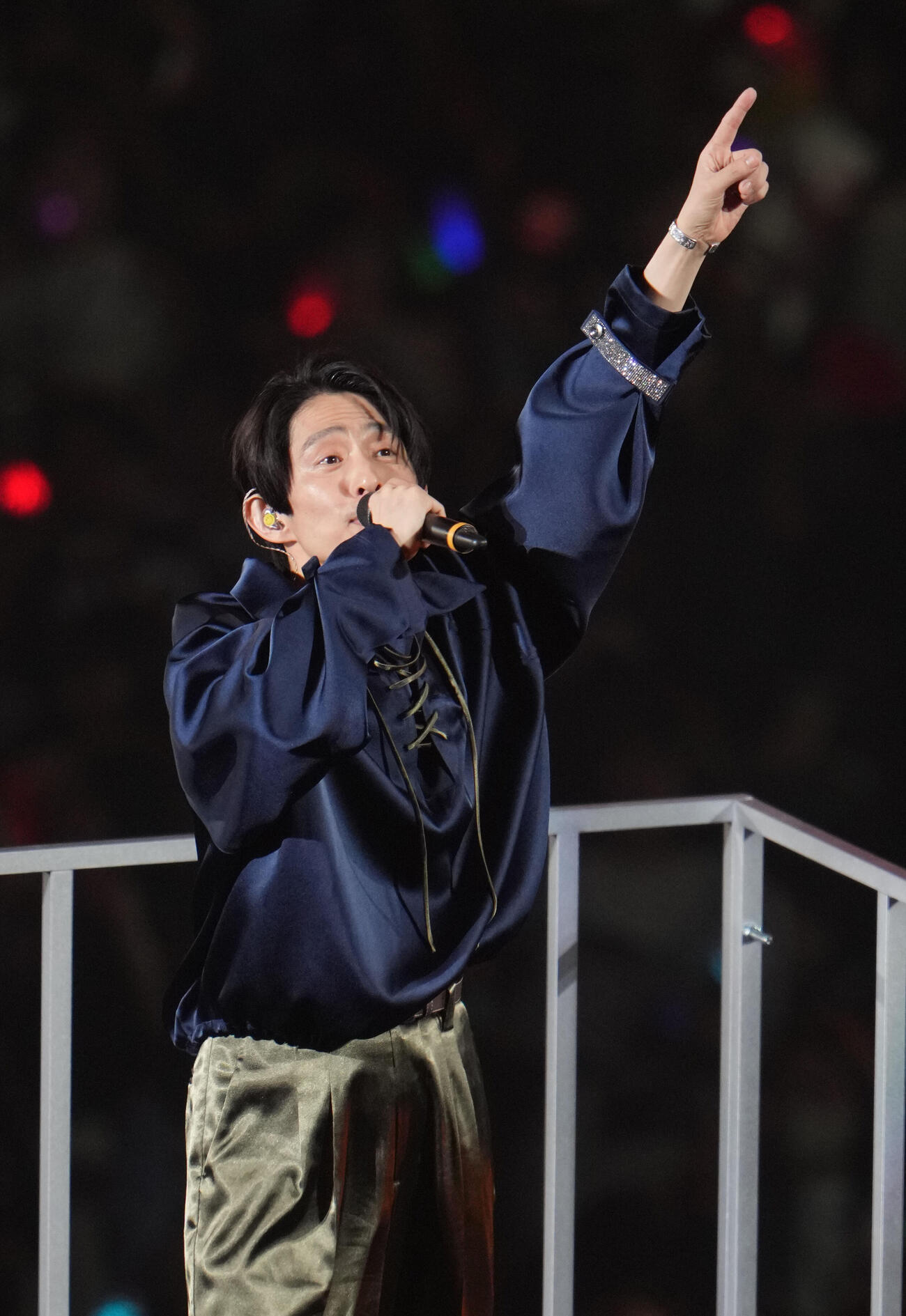 toHEROes～TOBE 3rd Super Live～　華麗なパフォーマンスでファンを魅了する三宅健（撮影・森本幸一）＝2026年4月20日バンテリンドームナゴヤ
