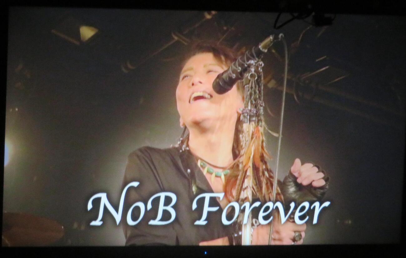 OSAMU METAL 80'S出演前に映し出されたメッセージ（撮影・川田和博）