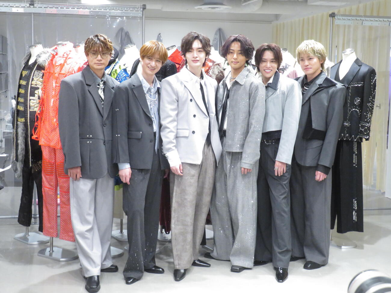 衣装展「Kis－My－Ft2：The Couture」に出席したKis－My－Ft2（左から）横尾渉、宮田俊哉、玉森裕太、藤ケ谷太輔、千賀健永、二階堂高嗣