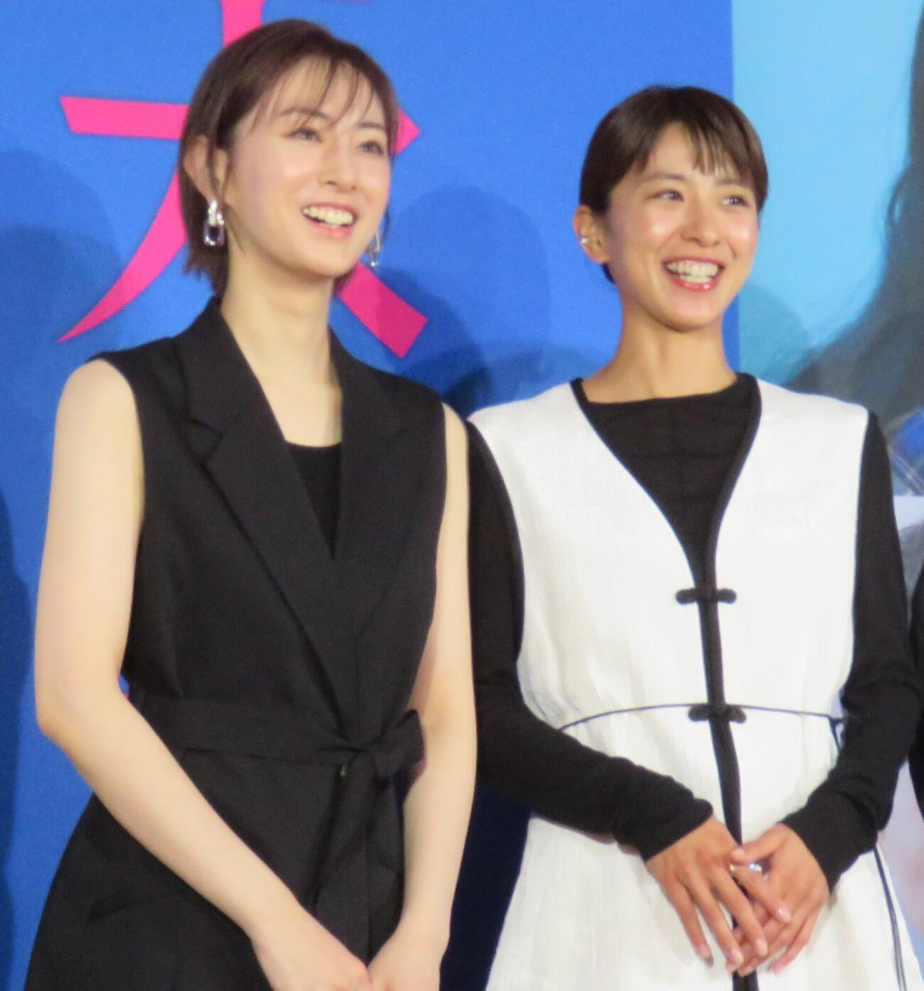 映画「未来」のトークイベントを行った北川景子（左）と黒島結菜