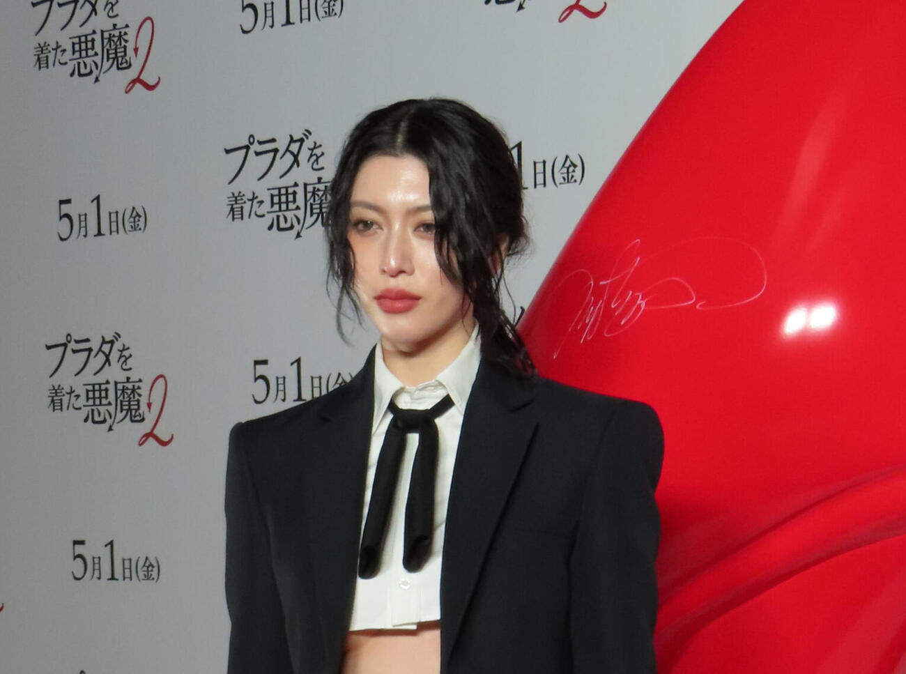 映画「プラダを着た悪魔2」ジャパンプレミアに登場した三吉彩花