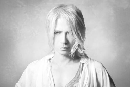 ラルクHYDE“悪魔的な一面”「ファンが感動して泣いている姿が好き」チリワイン記念CMに曲起用