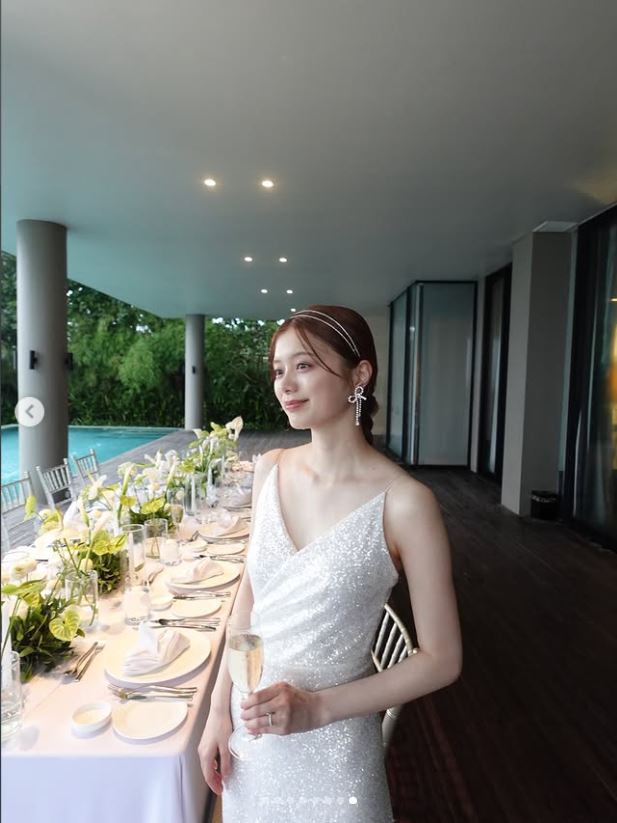 紺野彩夏のインスタグラムから