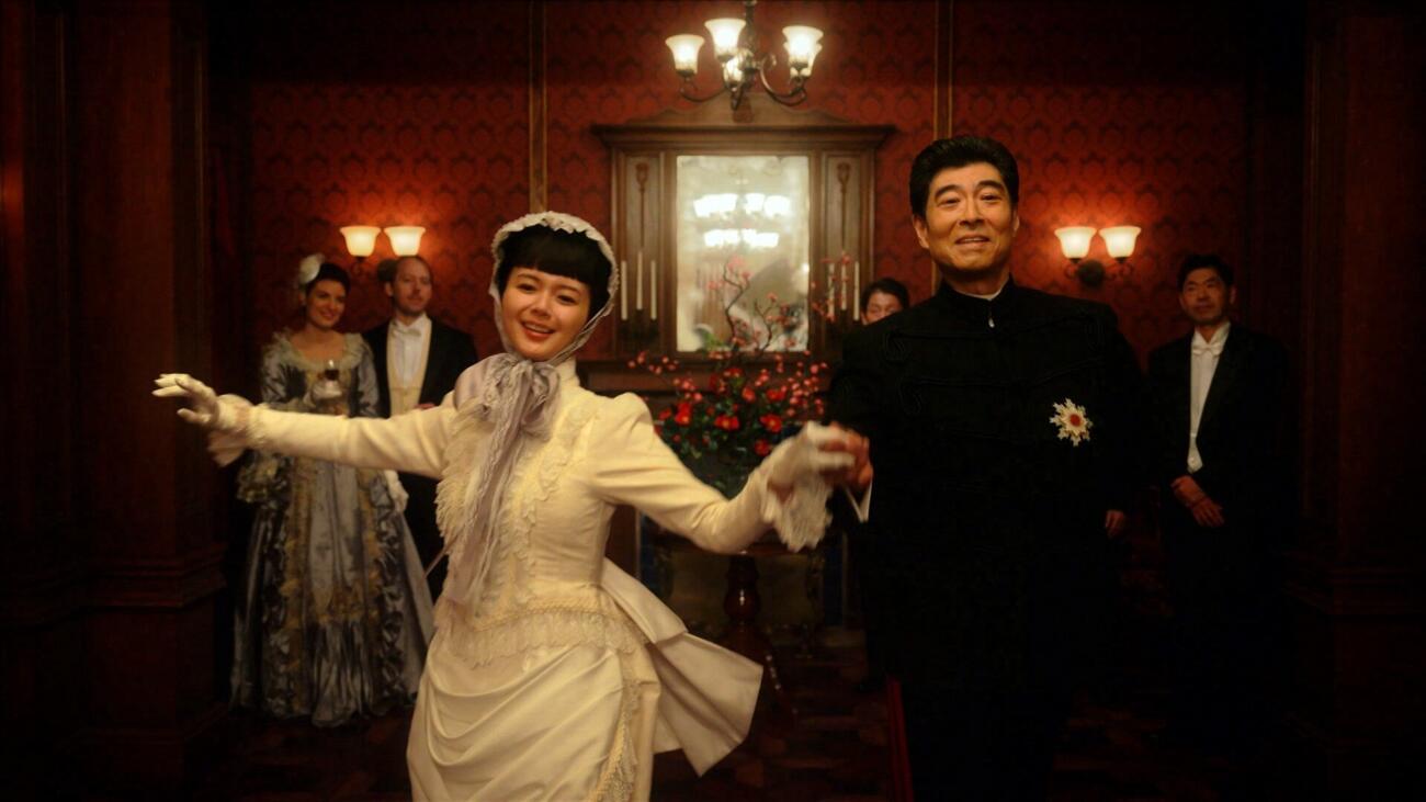 NHK連続テレビ小説「風、薫る」に大山捨松役で出演する多部未華子（左）。右は夫・大山巌役の高嶋政宏