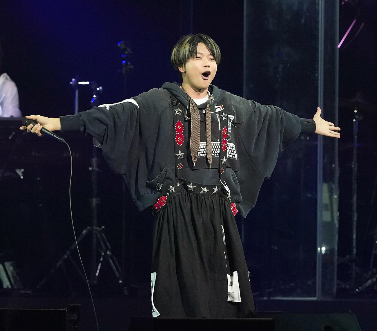 ファンと一緒に楽曲を歌う増田貴久（撮影・たえ見朱実）
