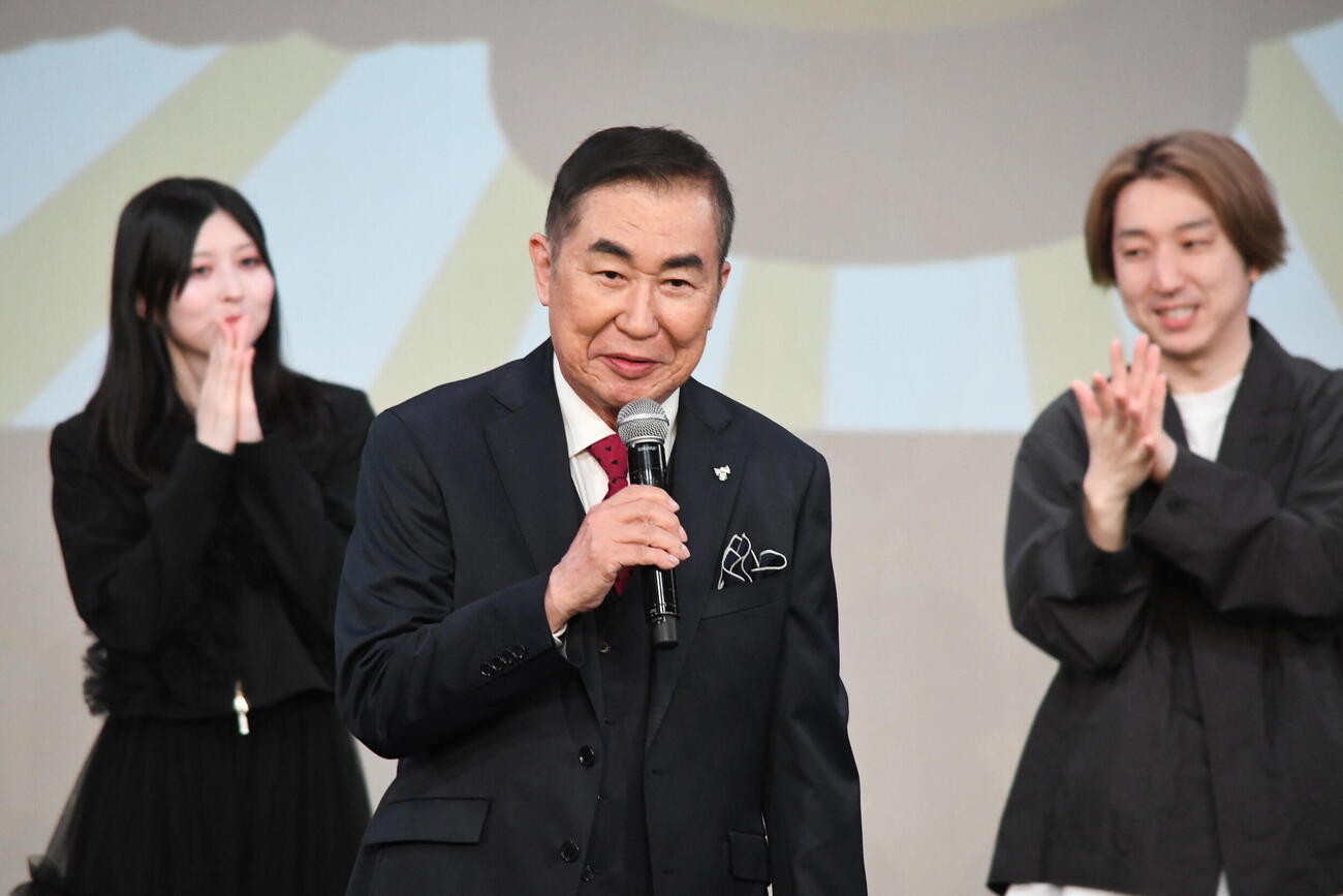 「よしもとピン芸人倶楽部シアター」に登場した桂文枝（撮影・阪口孝志）