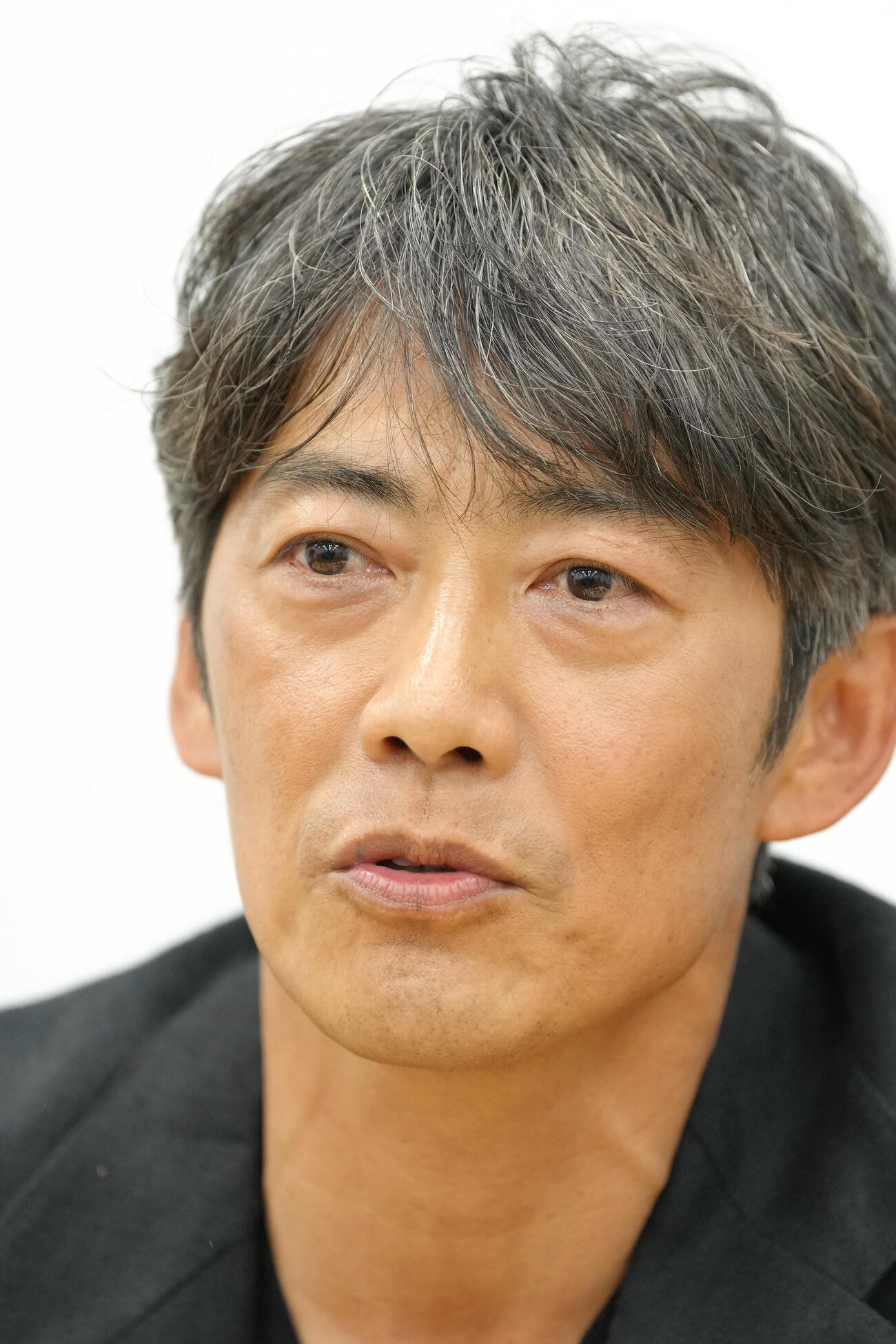 ドラマ「GTO」囲み会見に臨む反町隆史（撮影・足立雅史）