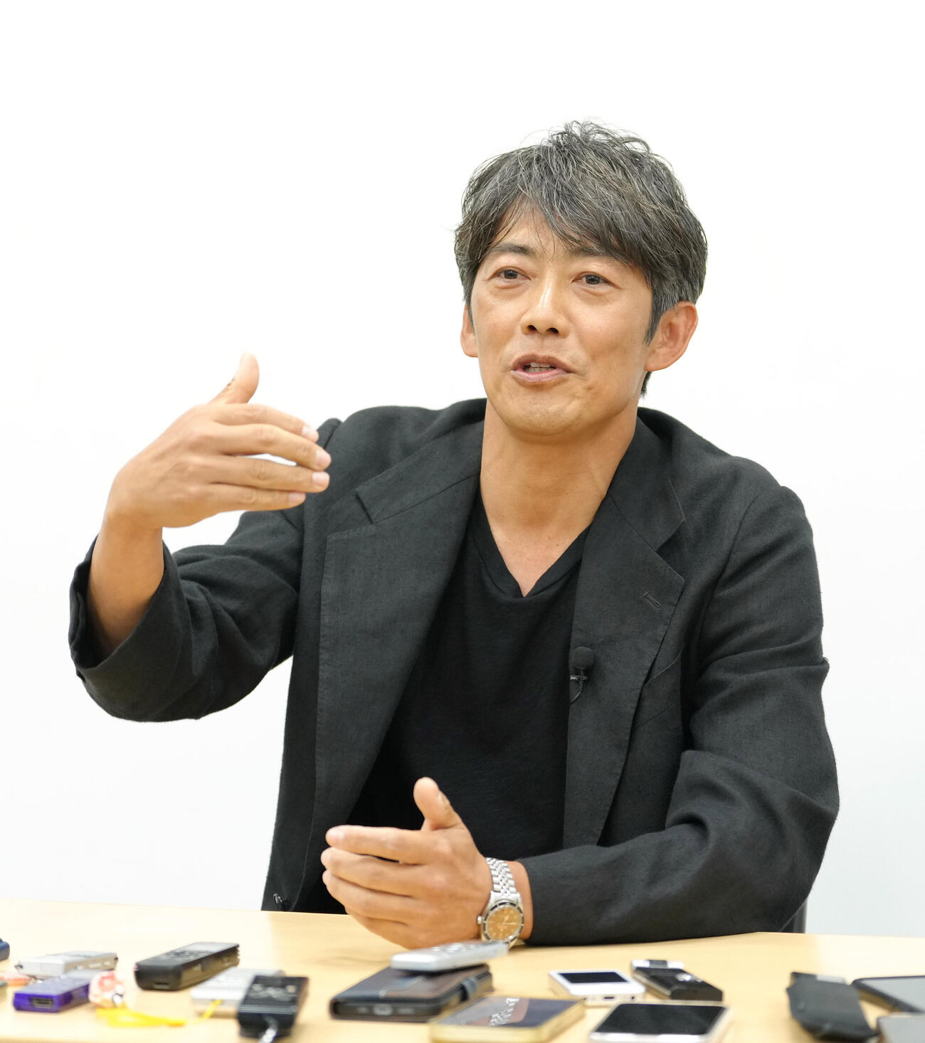 ドラマ「GTO」囲み会見に臨む反町隆史（撮影・足立雅史）