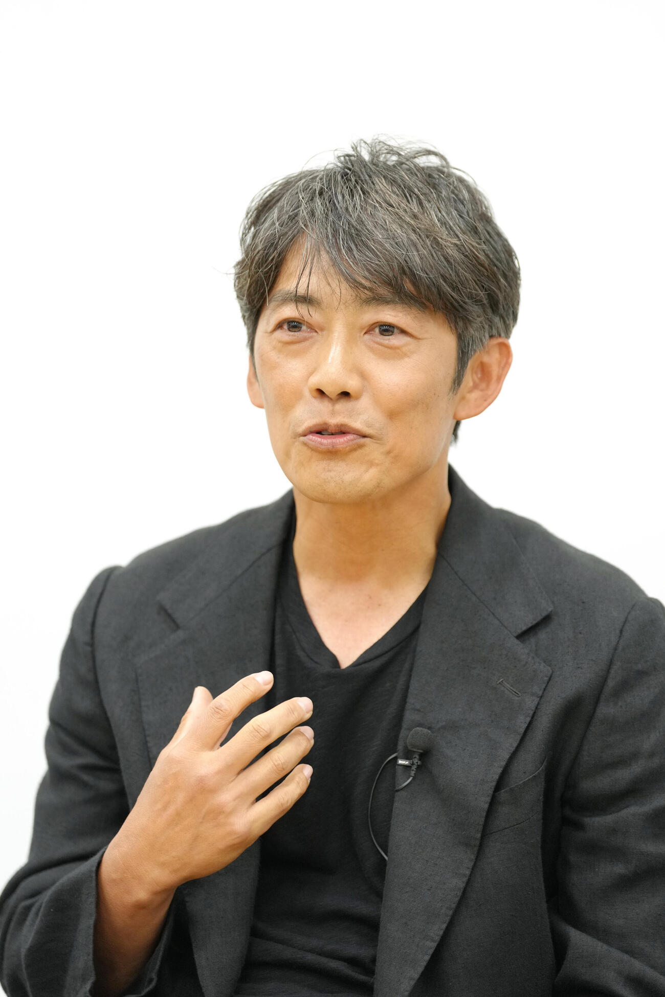 ドラマ「GTO」囲み会見に臨む反町隆史（撮影・足立雅史）