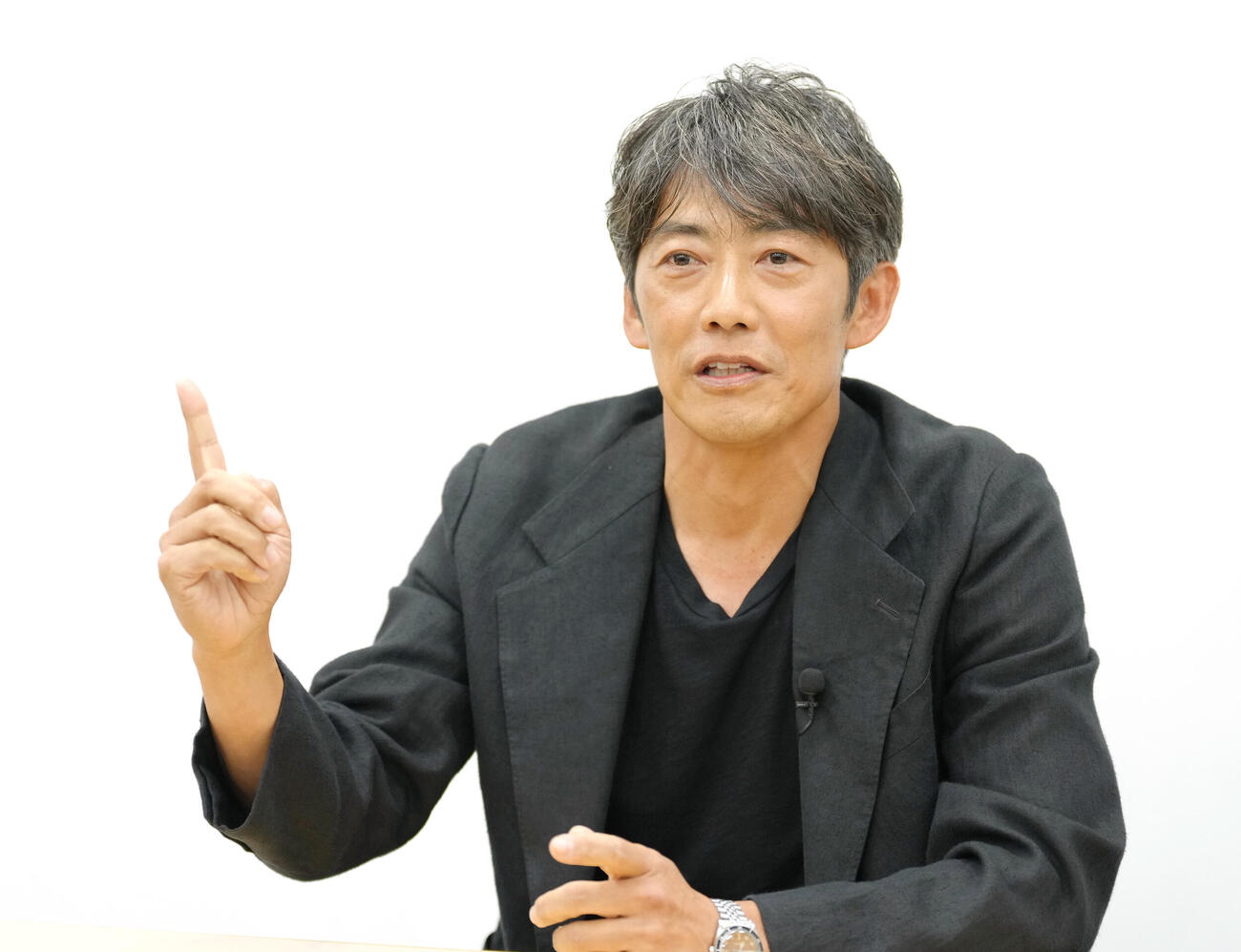 ドラマ「GTO」囲み会見に臨む反町隆史（撮影・足立雅史）