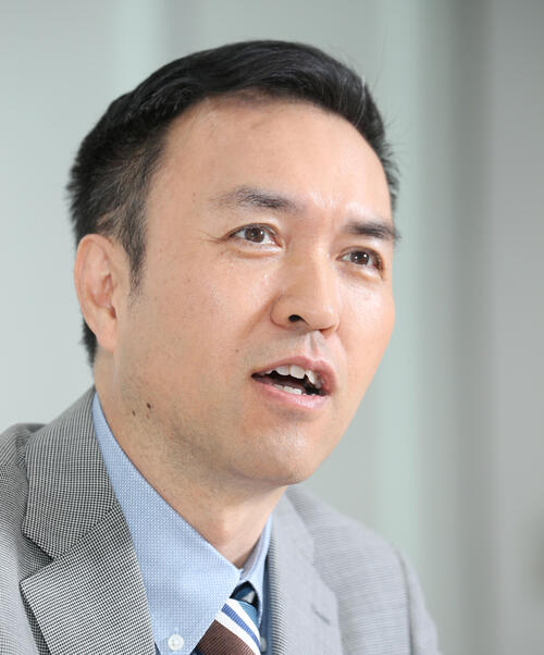 玉川徹氏「あーーー！」最新人型ロボットを押し倒し「やっちゃった、もっといいって言うから…」