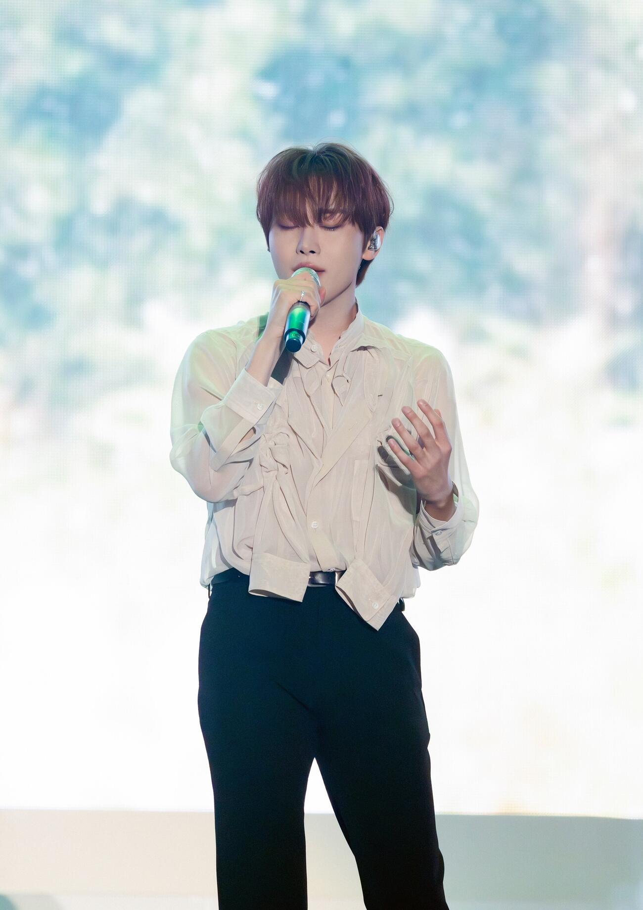 「DxS[SERENADE]ON STAGE－JAPAN」で歌うSEUNGKWAN (P)＆(C) PLEDIS Entertainment
