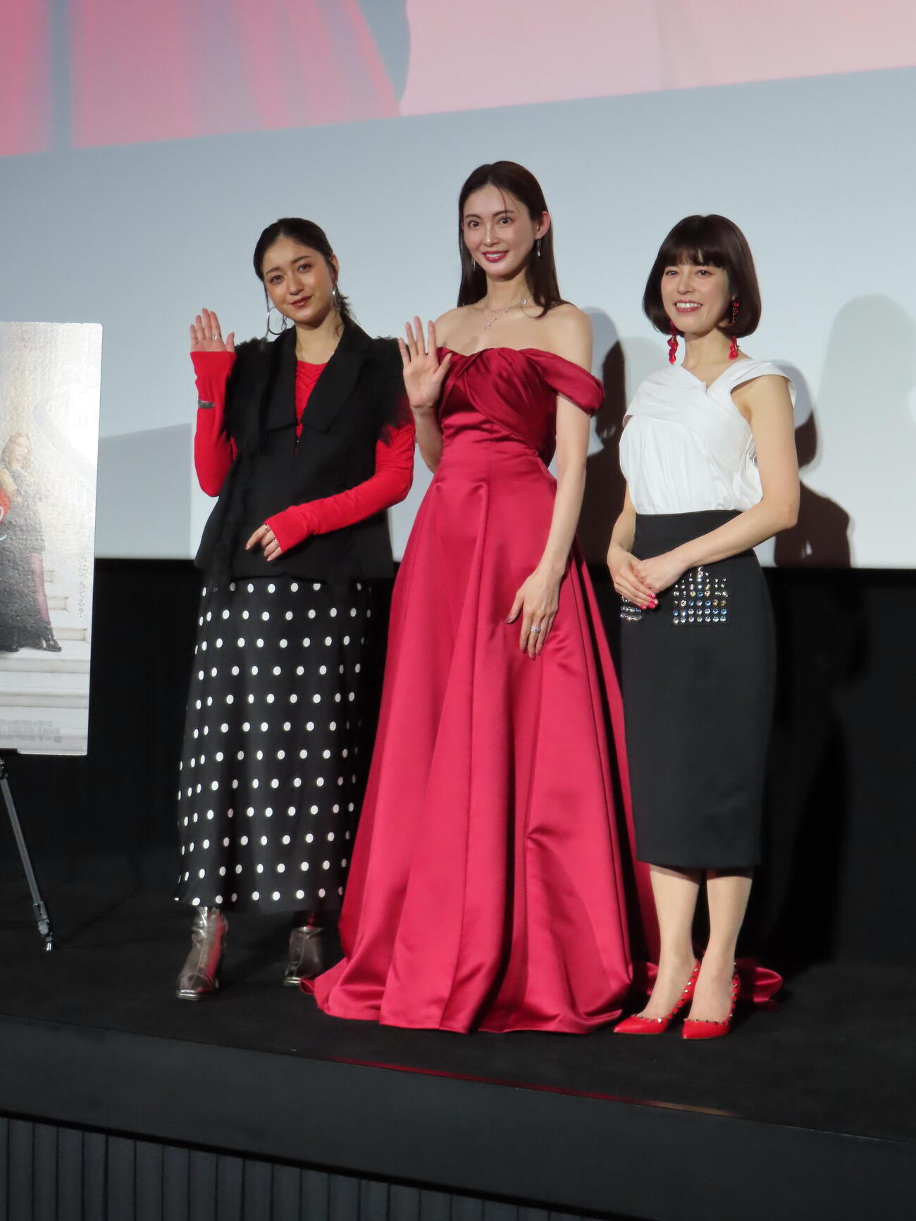 映画「プラダを着た悪魔2」前夜祭に登壇した、左から池田美優、押切もえ、神田愛花