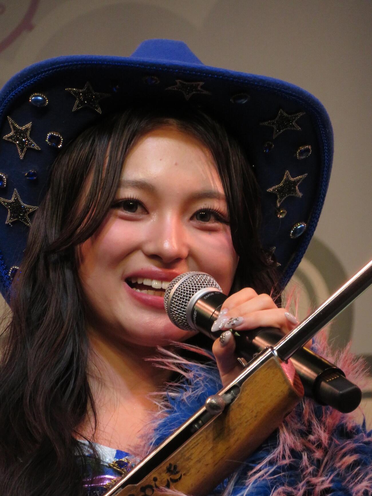 「浅草花やしき」でコラボ会見を行ったCANDY TUNEの桐原美月