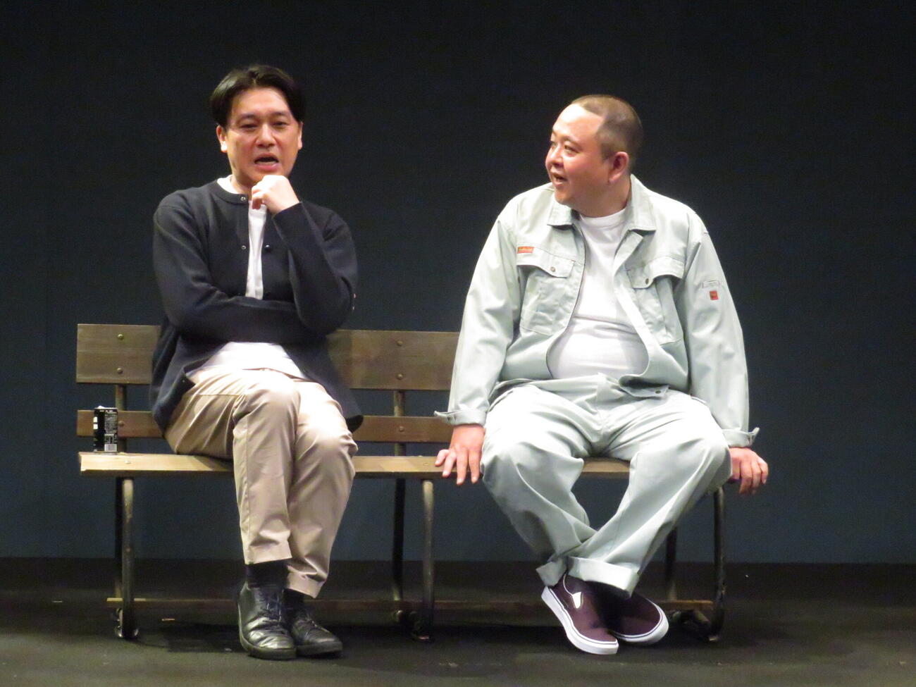 10日連続全16公演の単独ライブが始まったサルゴリラの児玉智洋（左）と赤羽健壱