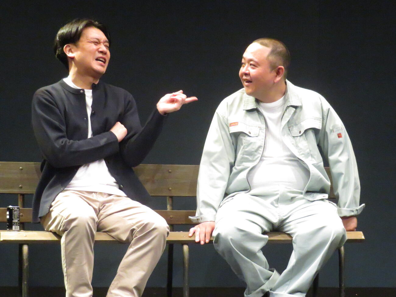 10日連続全16公演の単独ライブが始まったサルゴリラの児玉智洋（左）と赤羽健壱