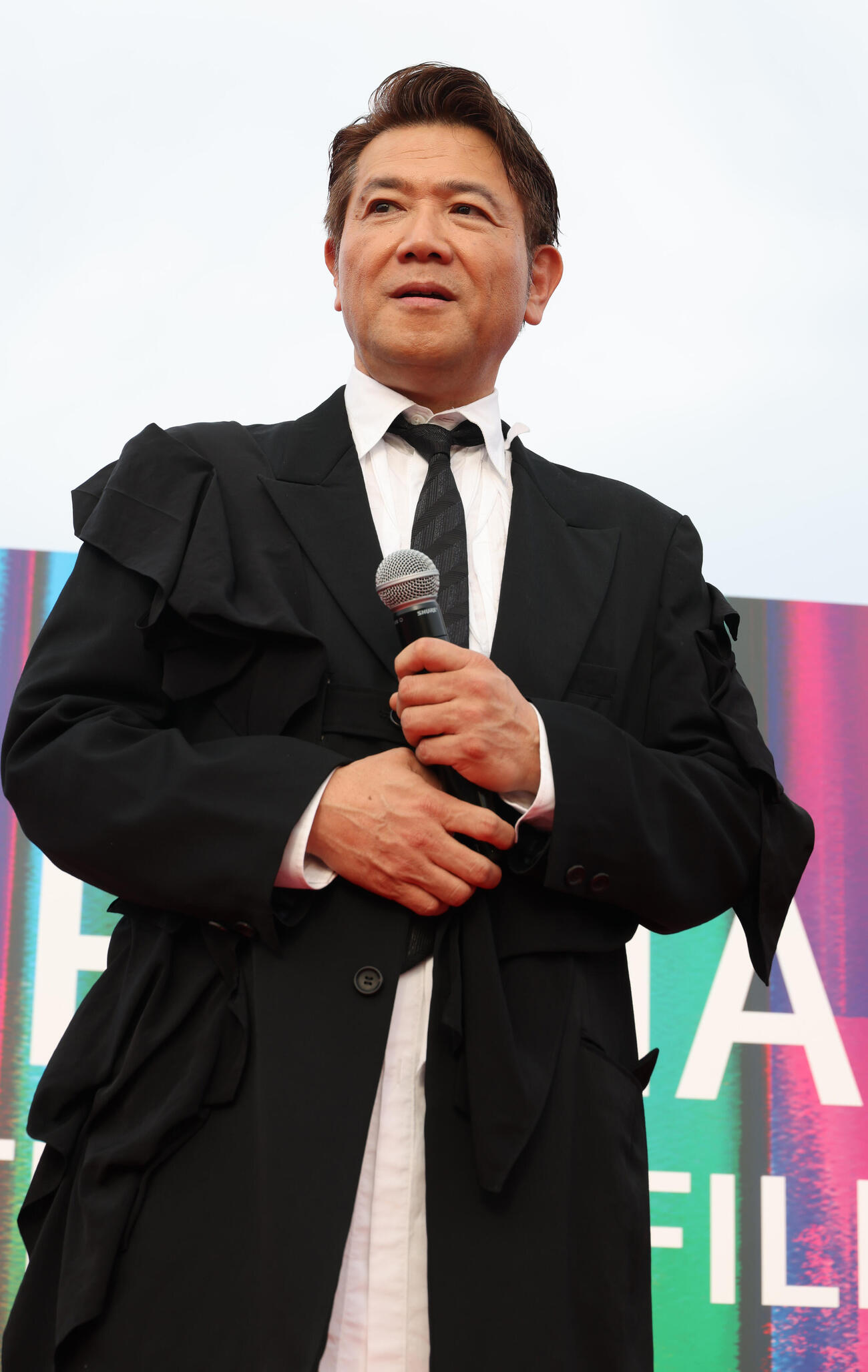 横浜国際映画祭に登壇した別所哲也（撮影・中島郁夫）