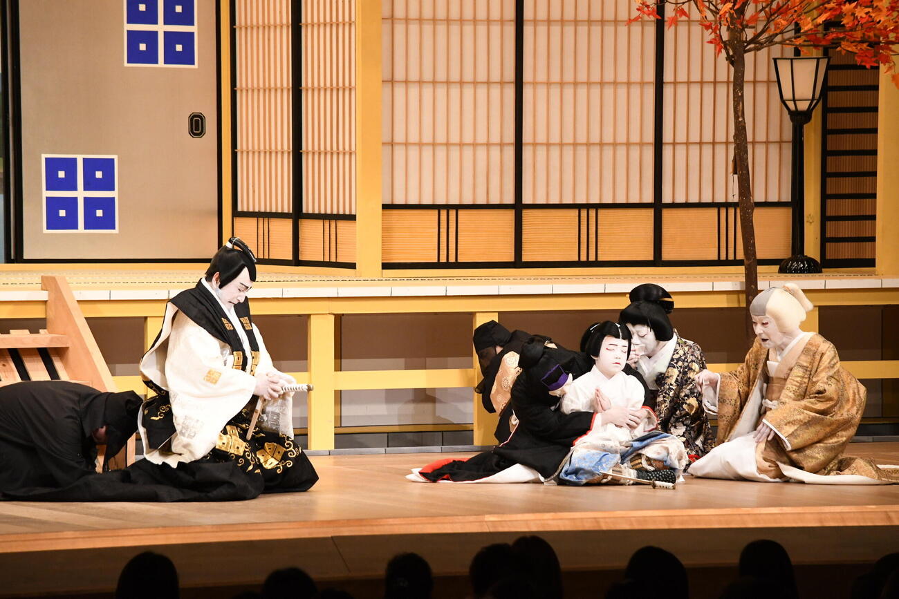 大阪松竹座さよなら公演「御名残五月大歌舞伎」の「近江源氏先陣館　盛綱陣屋」に出演した片岡仁左衛門（左）（撮影・阪口孝志）