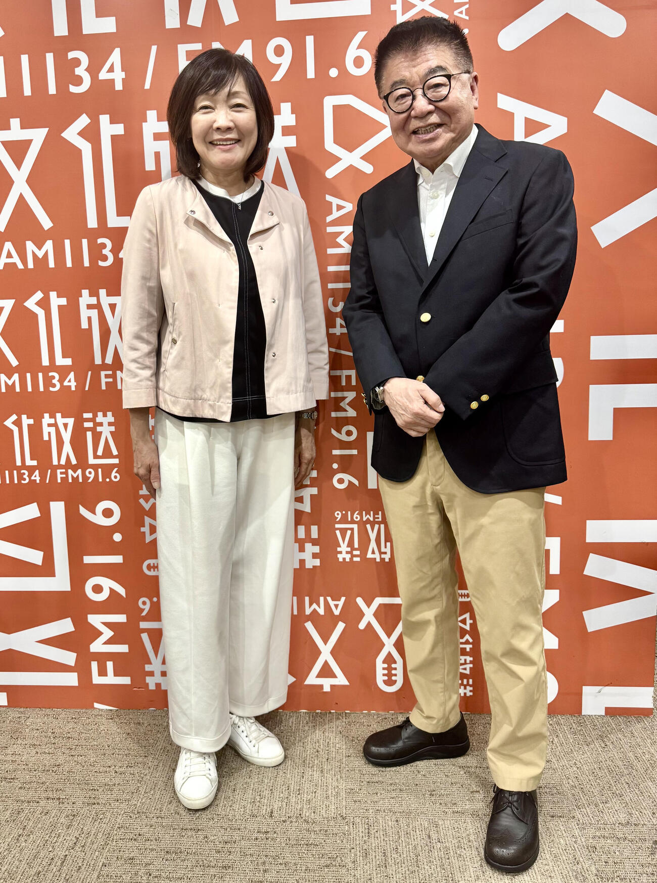 安倍昭恵さん（左）と生島ヒロシ