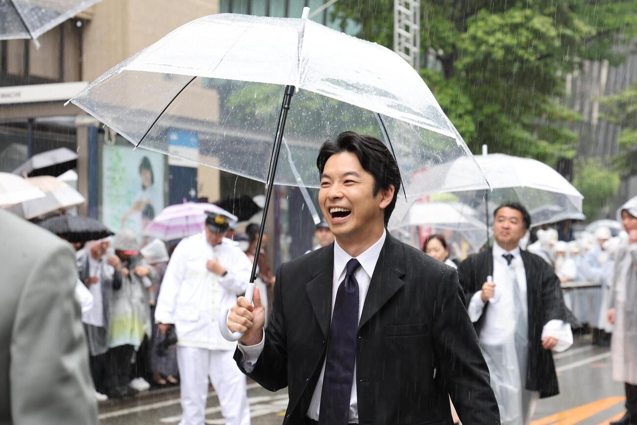 「博多どんたく　港まつり」のパレードに登場した仲野太賀