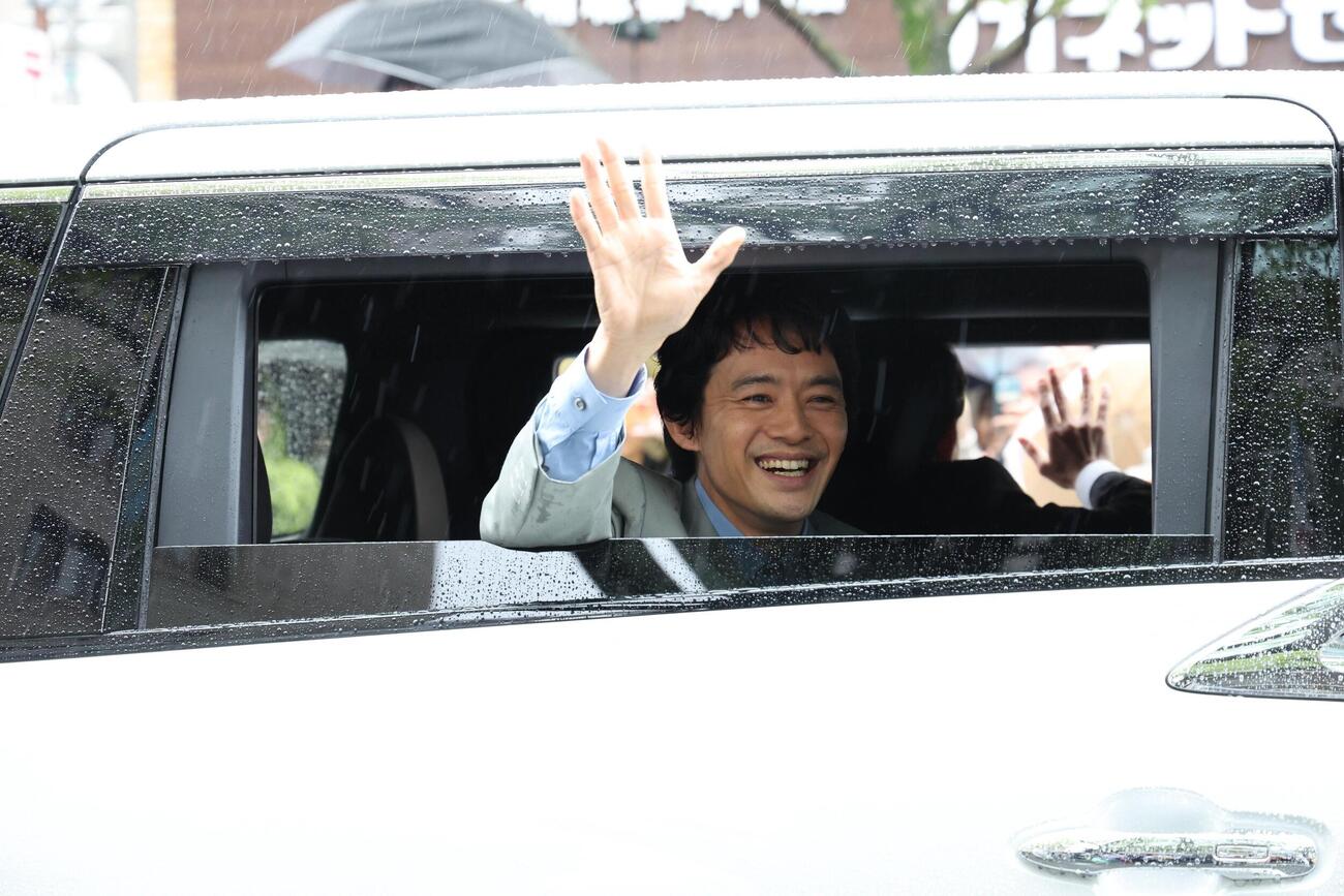 「博多どんたく　港まつり」のパレードに登場した池松壮亮